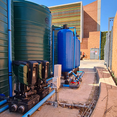 Pressure switch and control system wired for a water tank pump